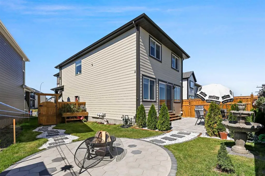 100 Magnolia Crescent SE