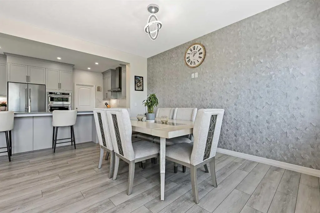 100 Magnolia Crescent SE