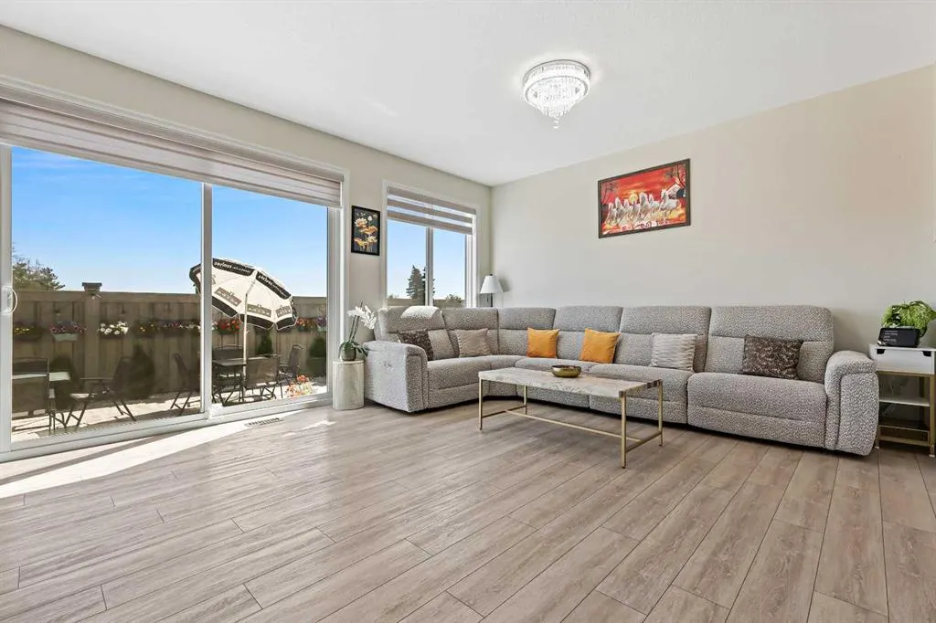100 Magnolia Crescent SE