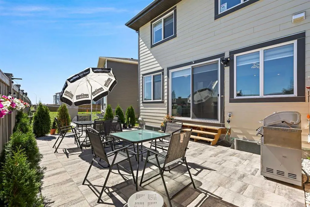 100 Magnolia Crescent SE