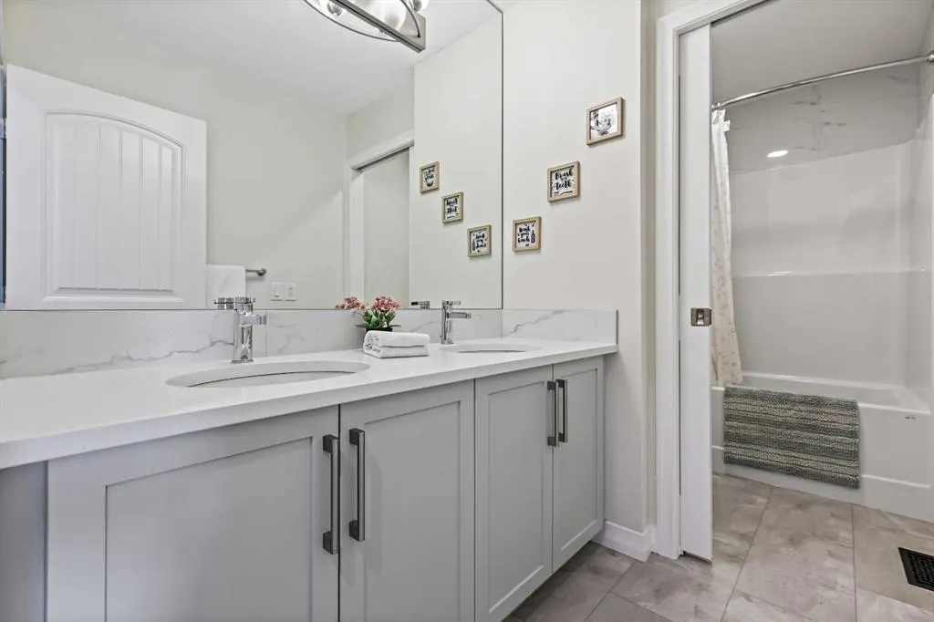 100 Magnolia Crescent SE