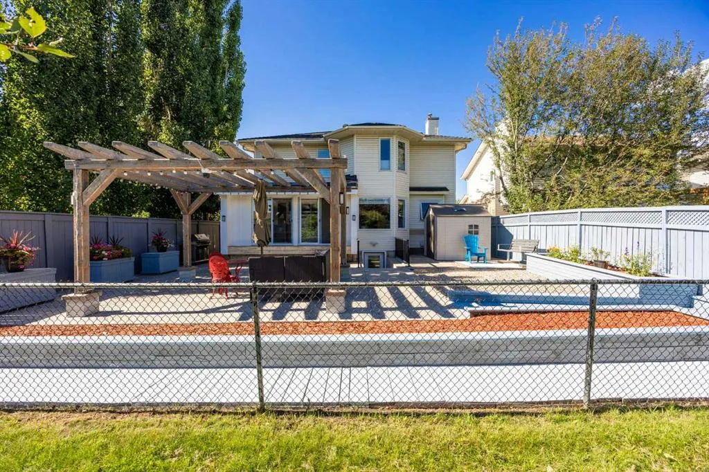 73 Riverview Close SE