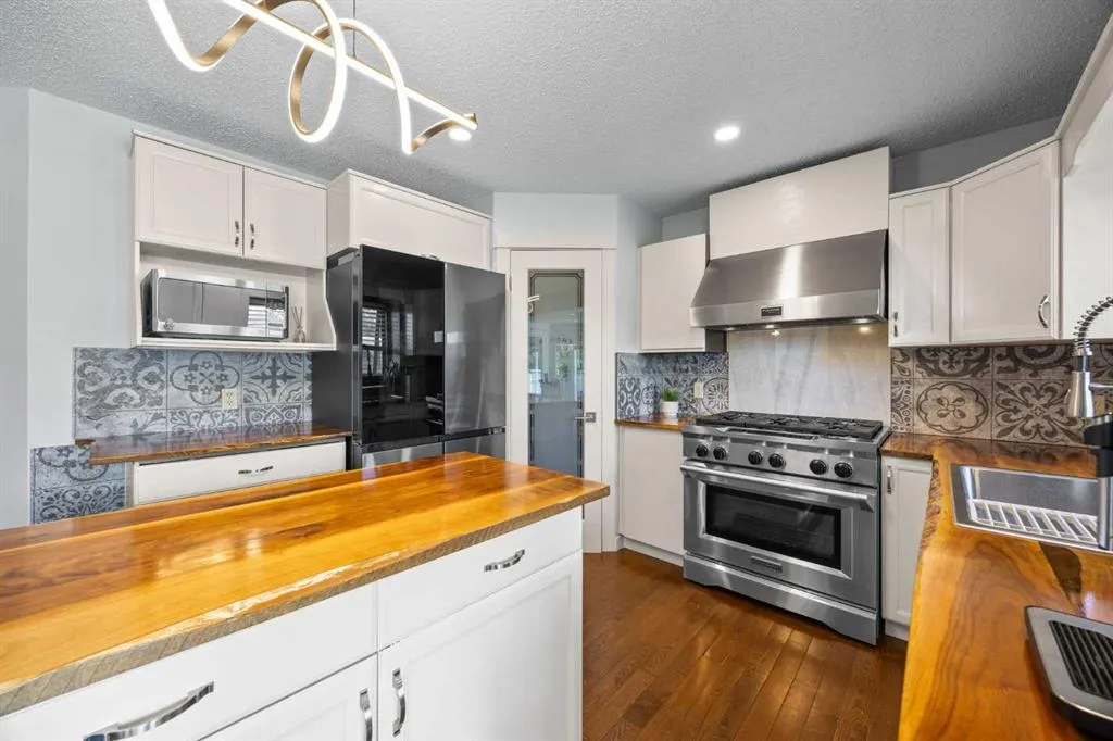 73 Riverview Close SE