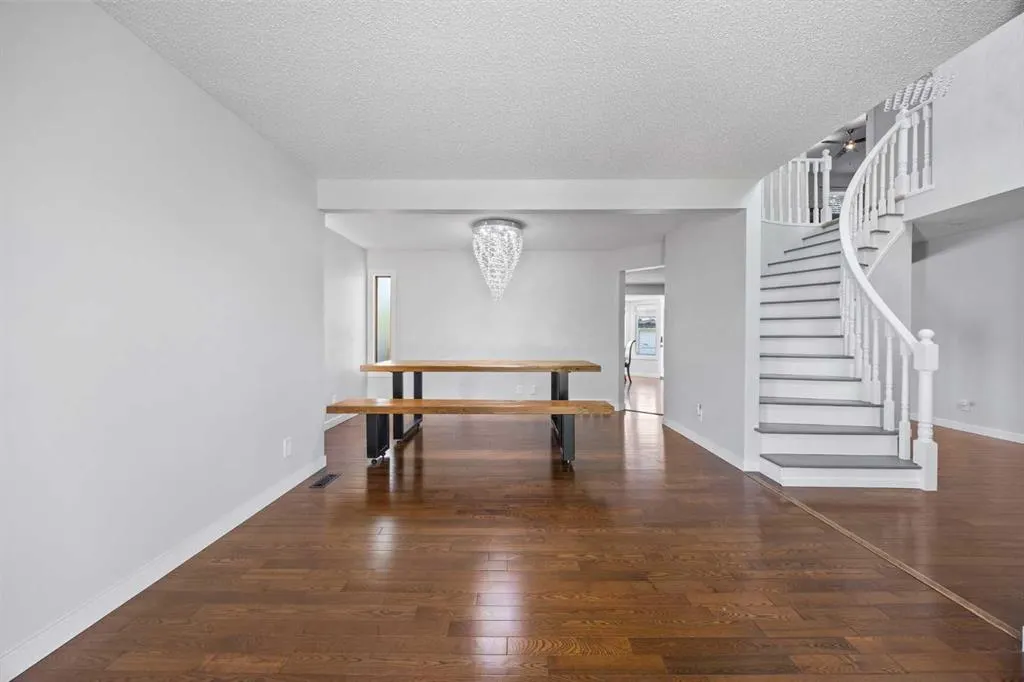 73 Riverview Close SE