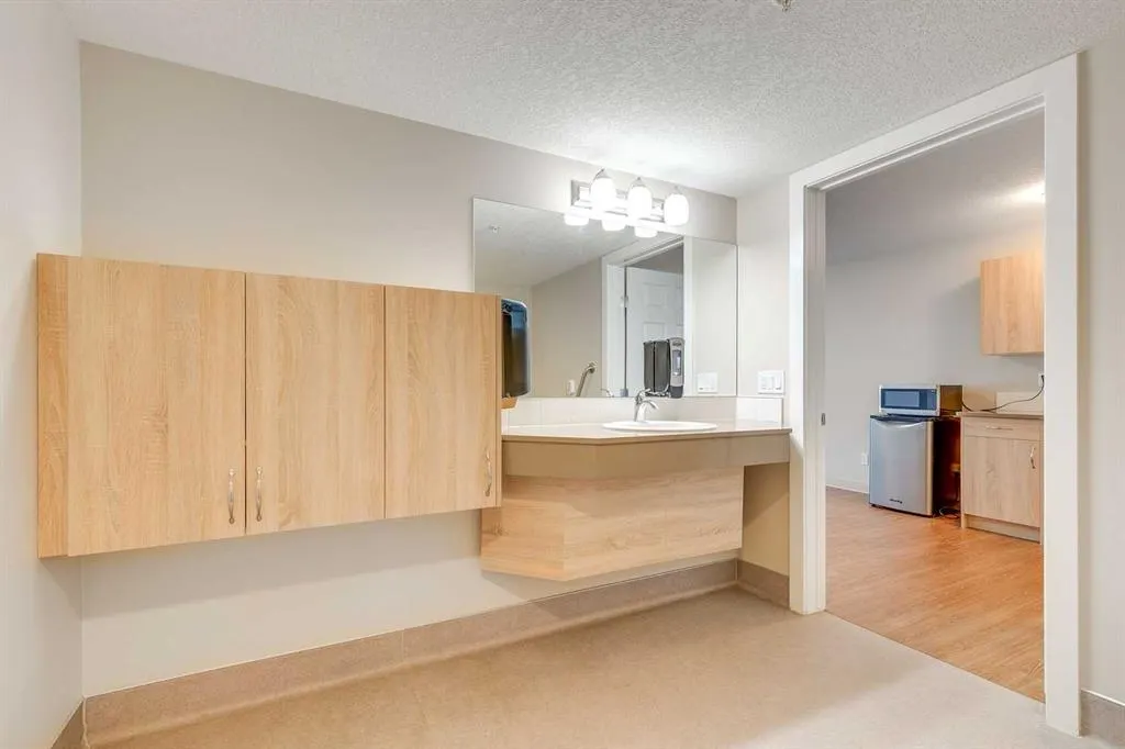 2635 Eversyde Avenue SW, #106