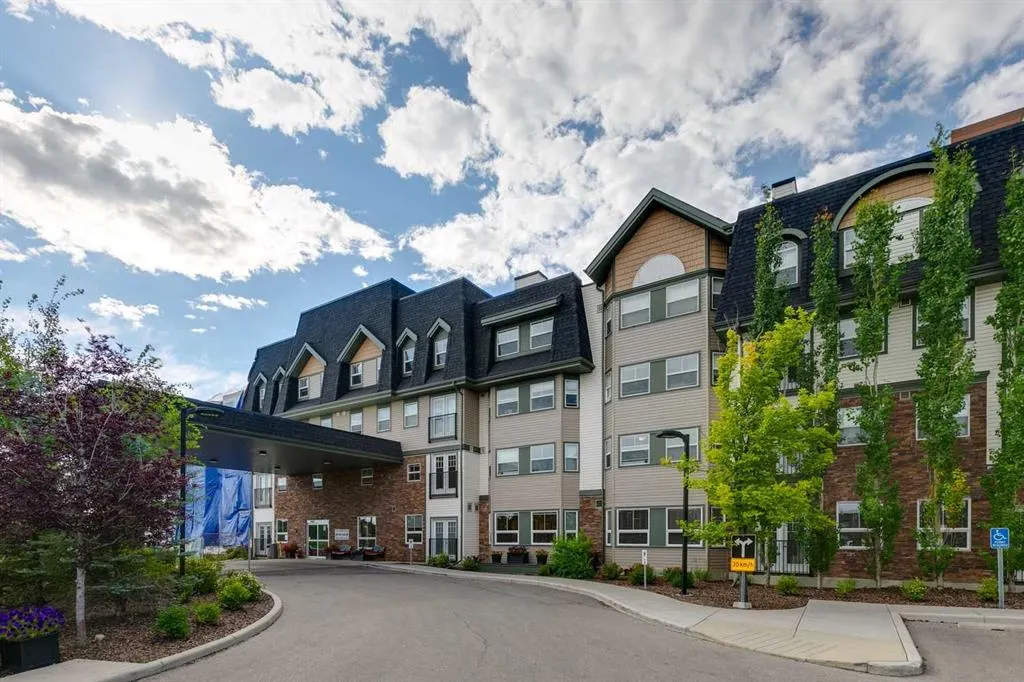 2635 Eversyde Avenue SW, #106