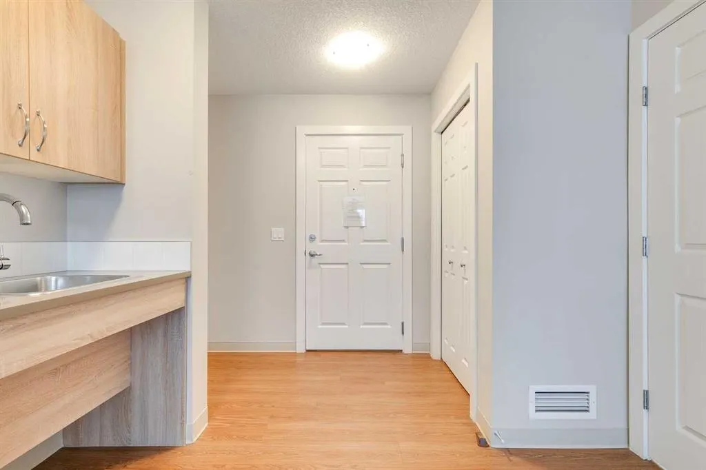 2635 Eversyde Avenue SW, #106