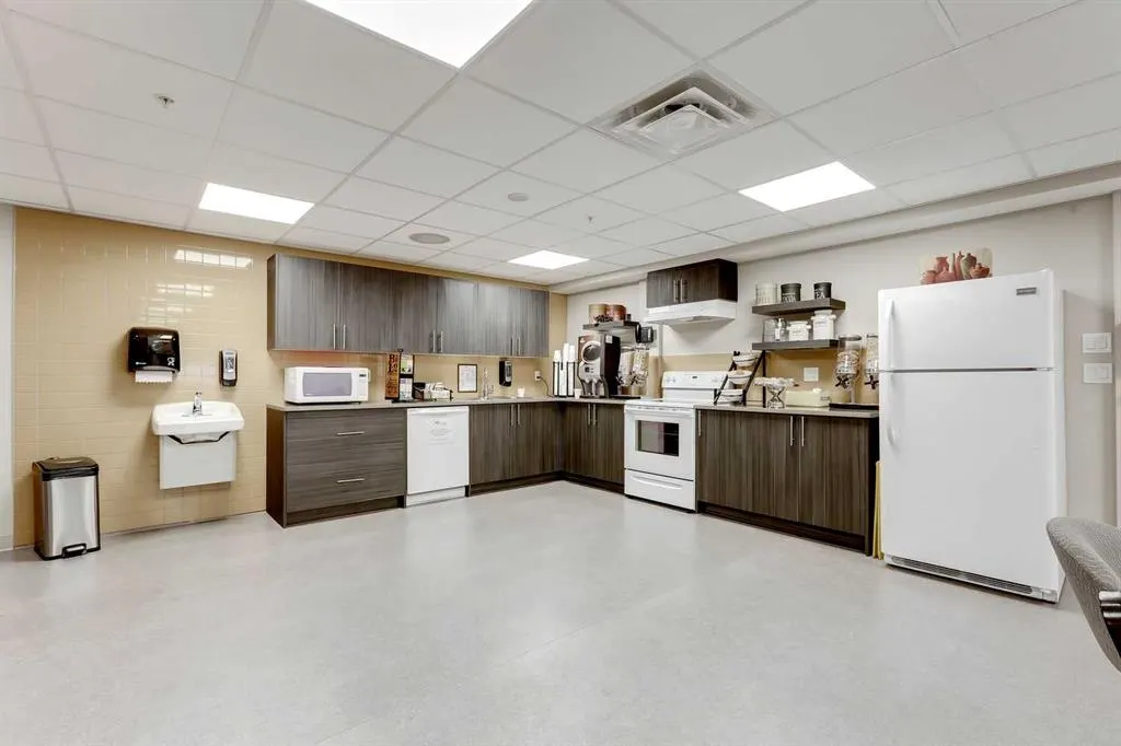 2635 Eversyde Avenue SW, #106