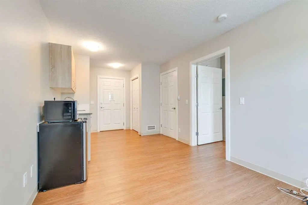 2635 Eversyde Avenue SW, #106
