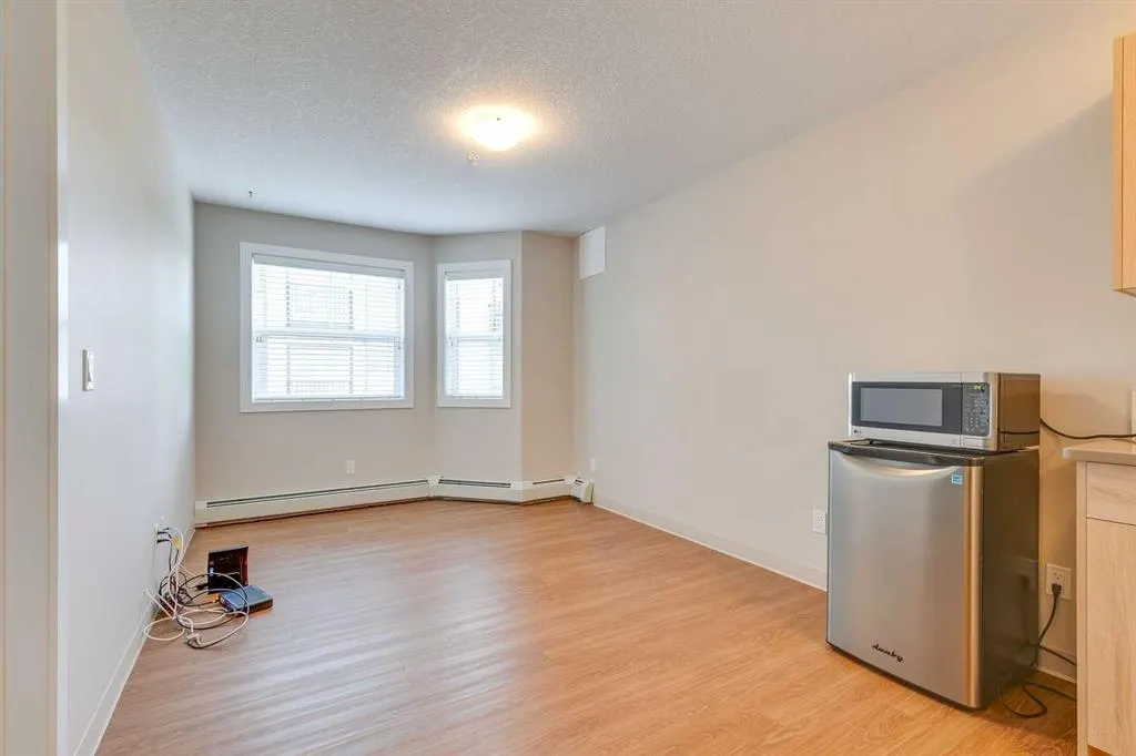 2635 Eversyde Avenue SW, #106