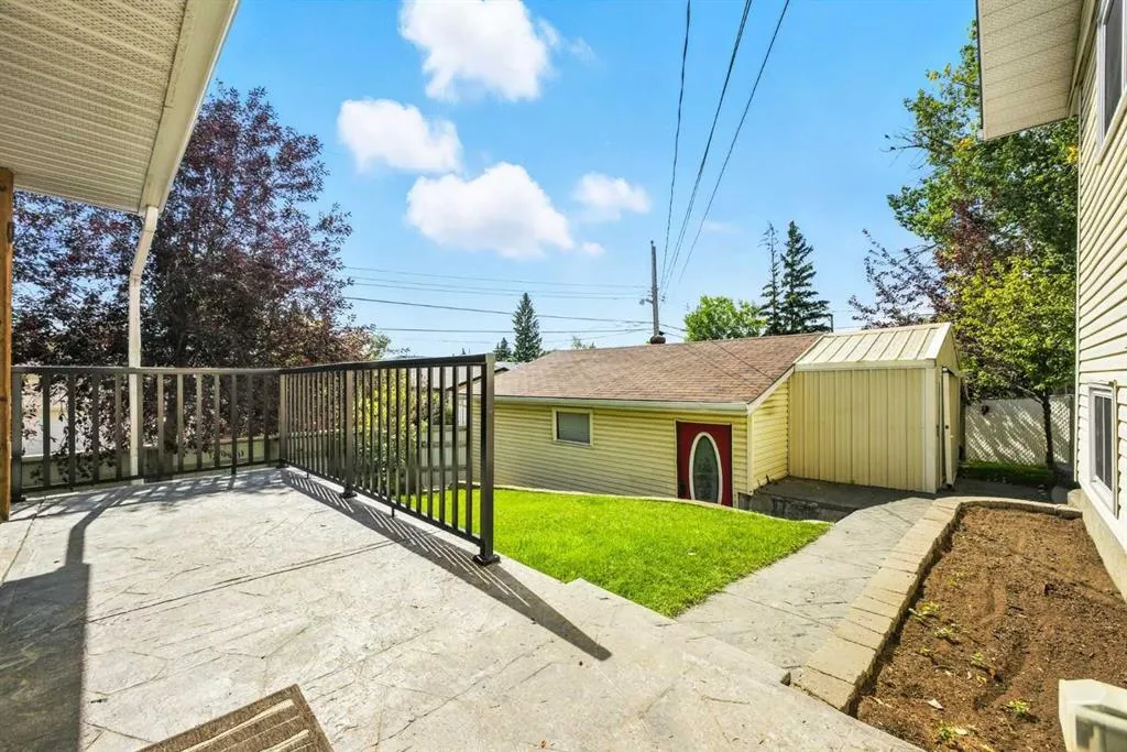 139 Huntford Green NE
