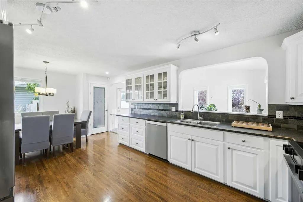 139 Huntford Green NE