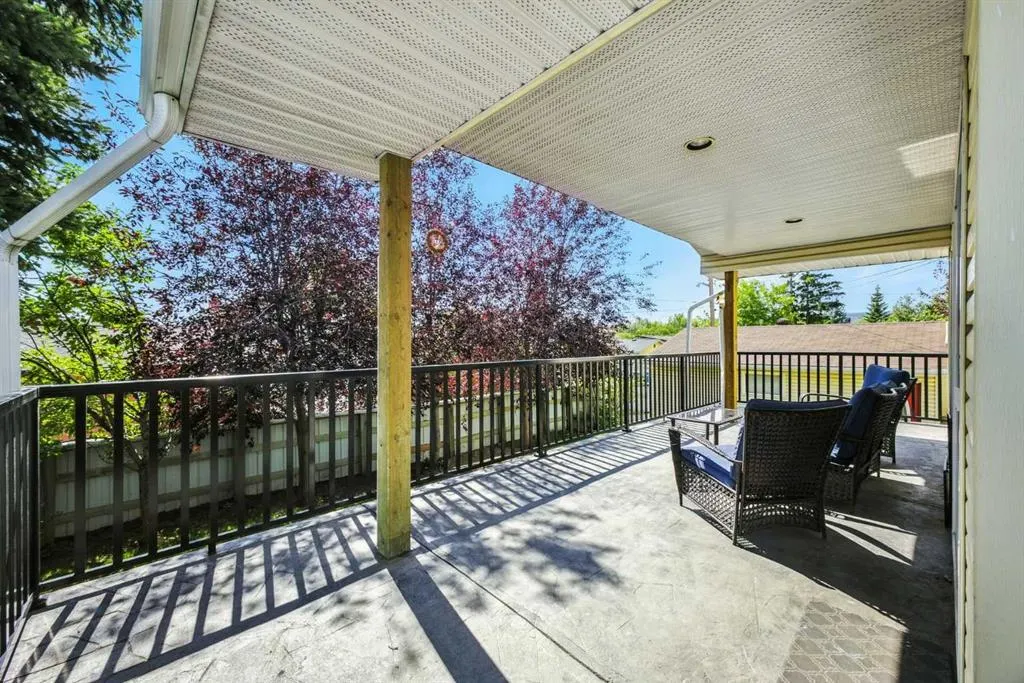 139 Huntford Green NE