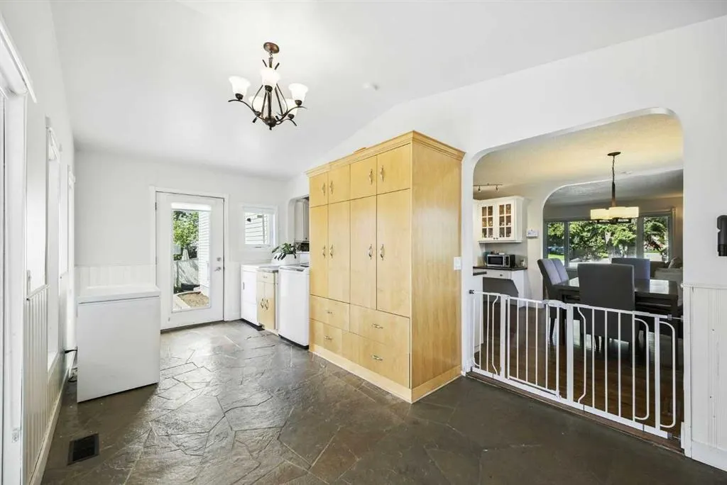 139 Huntford Green NE