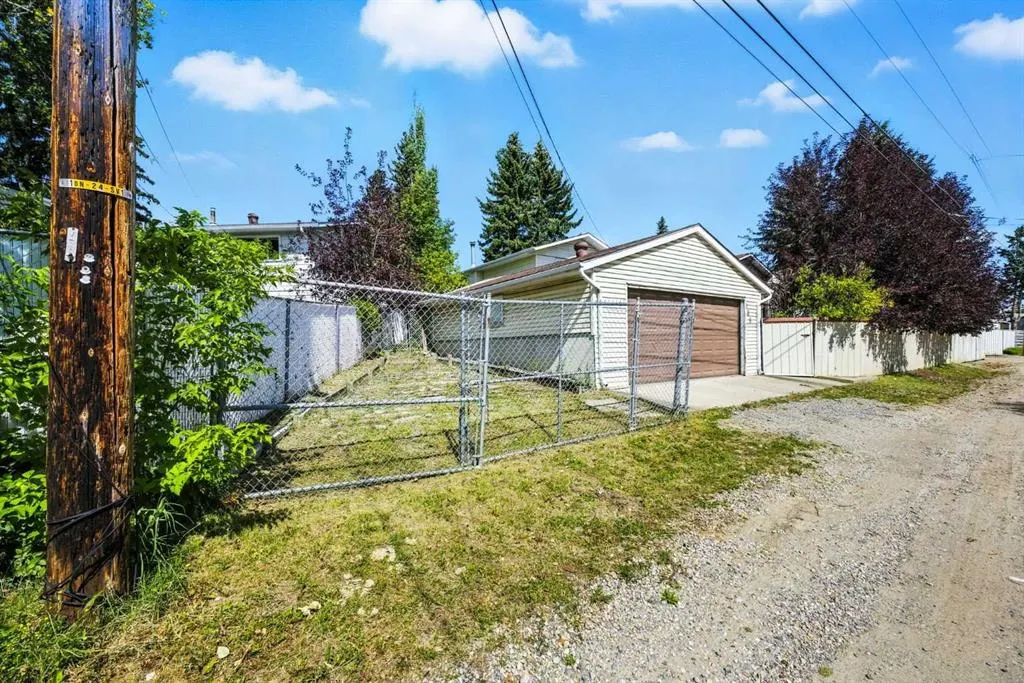 139 Huntford Green NE