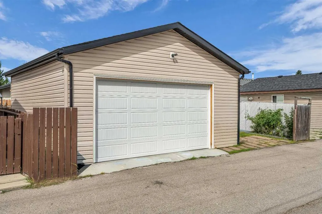 1411 Maitland Drive NE