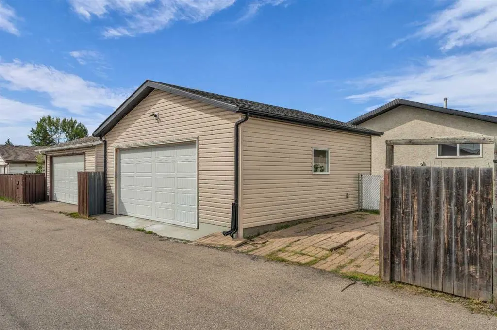 1411 Maitland Drive NE