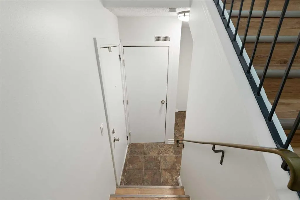 2520 Palliser Drive SW, #1005
