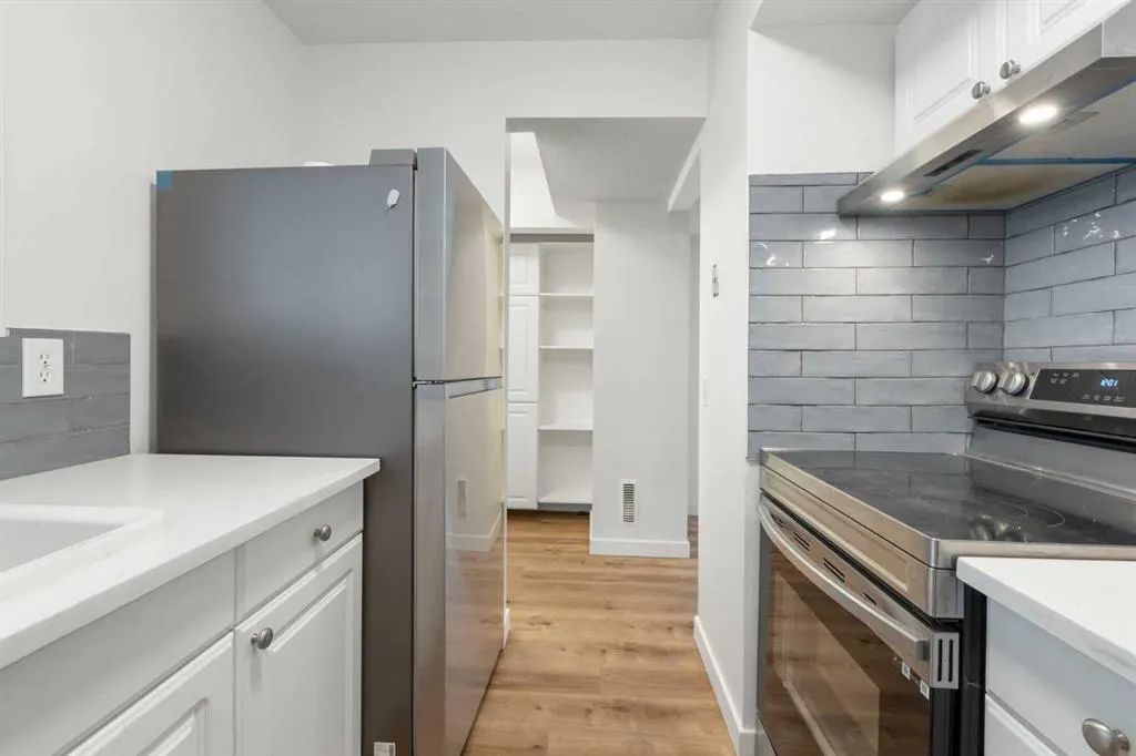 2520 Palliser Drive SW, #1005