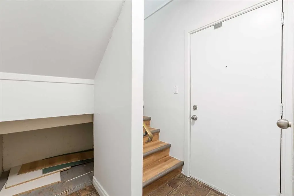 2520 Palliser Drive SW, #1005
