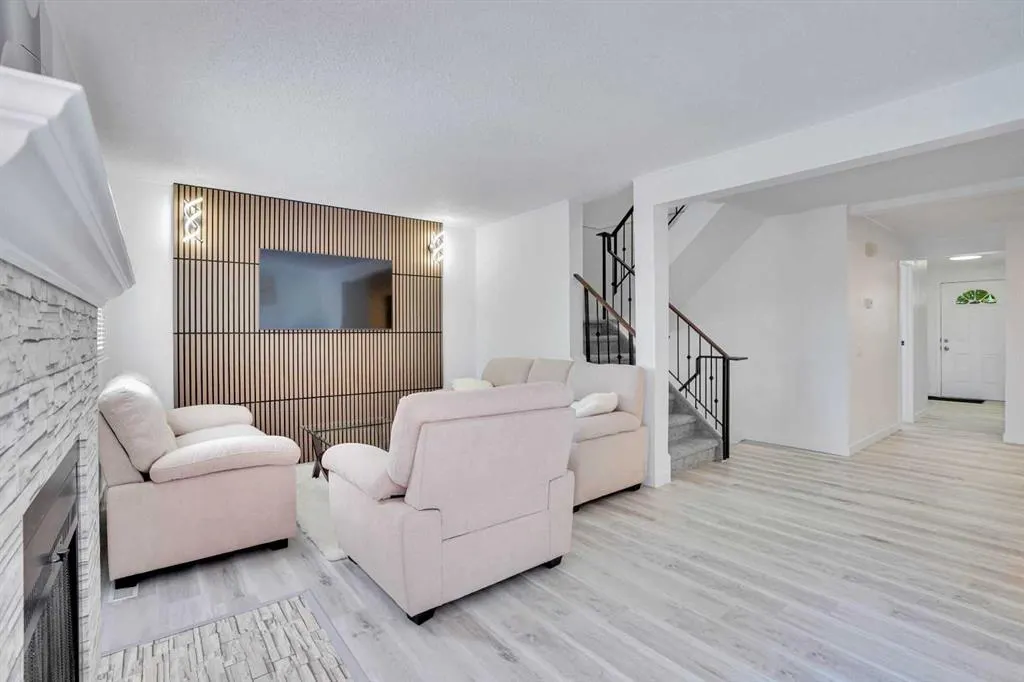 200 Shawnessy Drive SW, #95