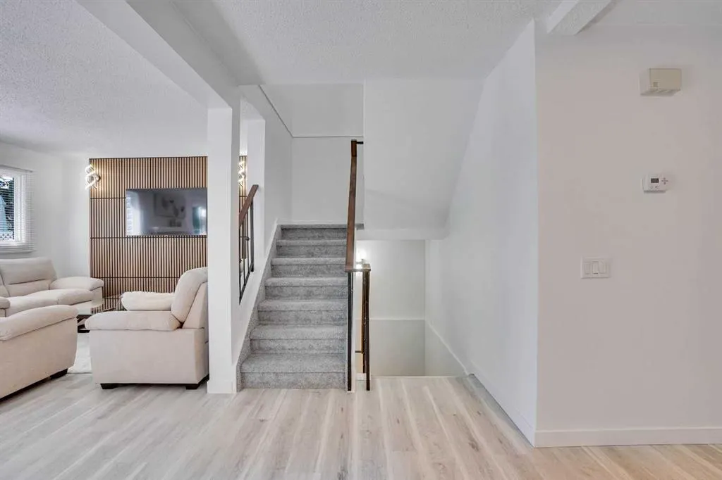 200 Shawnessy Drive SW, #95