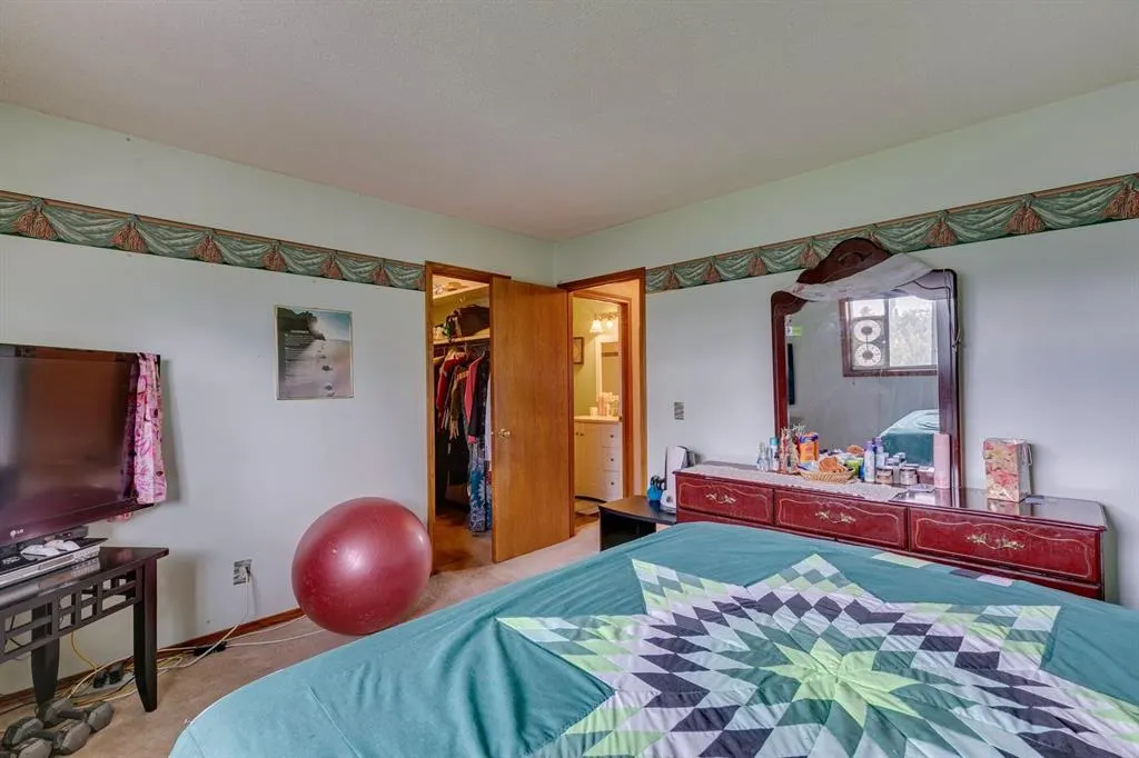 13 Emerald Court SE