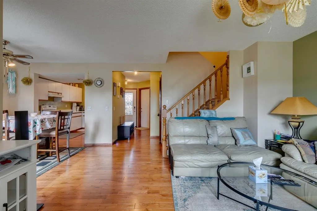 13 Emerald Court SE