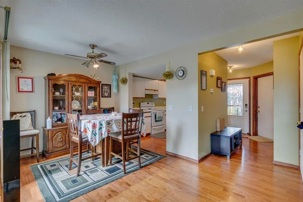 13 Emerald Court SE