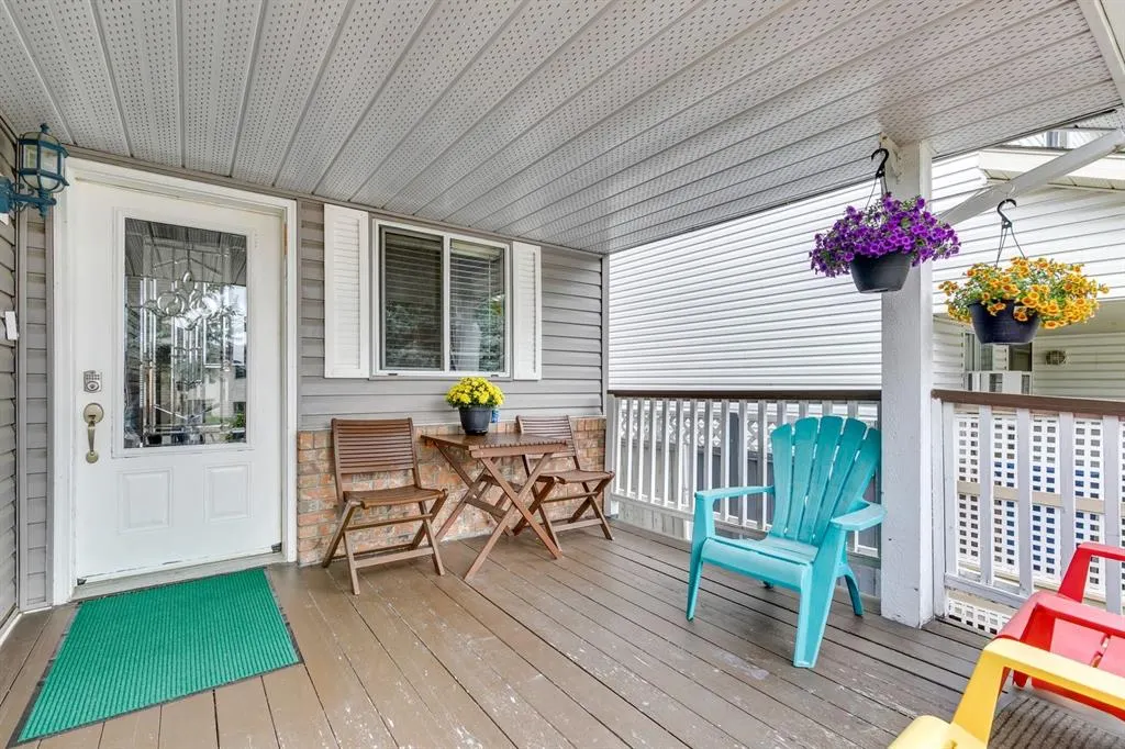 13 Emerald Court SE