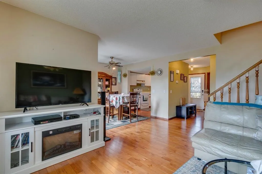 13 Emerald Court SE