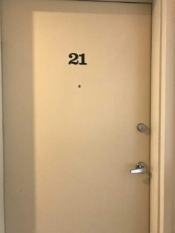 2421 Edenwold Heights NW, #21
