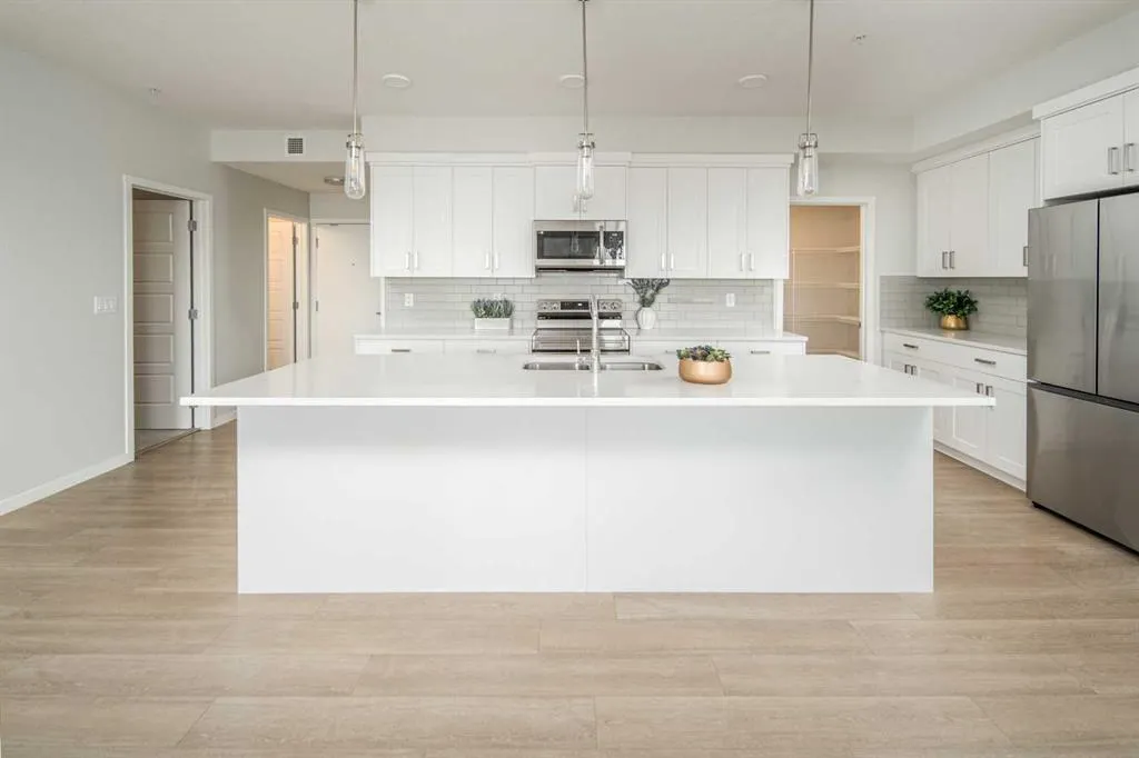 42 Cranbrook Gardens SE, #1208