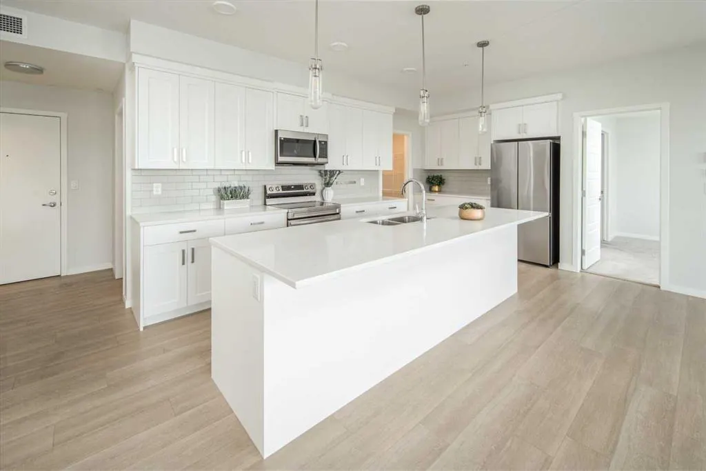 42 Cranbrook Gardens SE, #1208