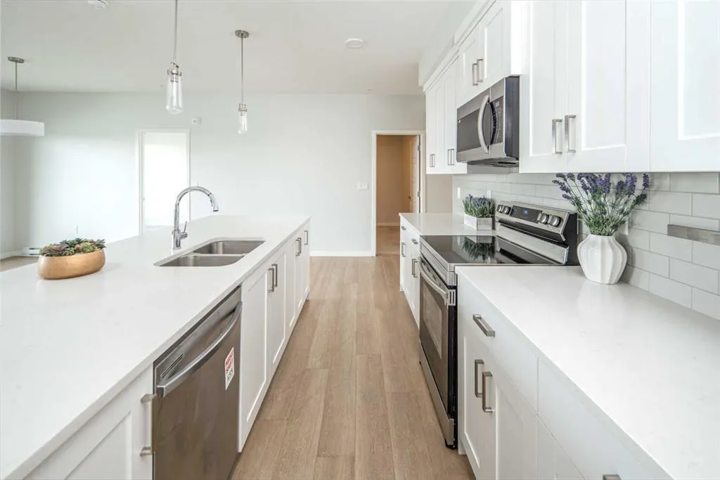 42 Cranbrook Gardens SE, #1208