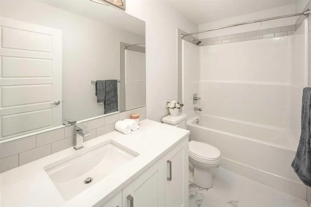 42 Cranbrook Gardens SE, #1208