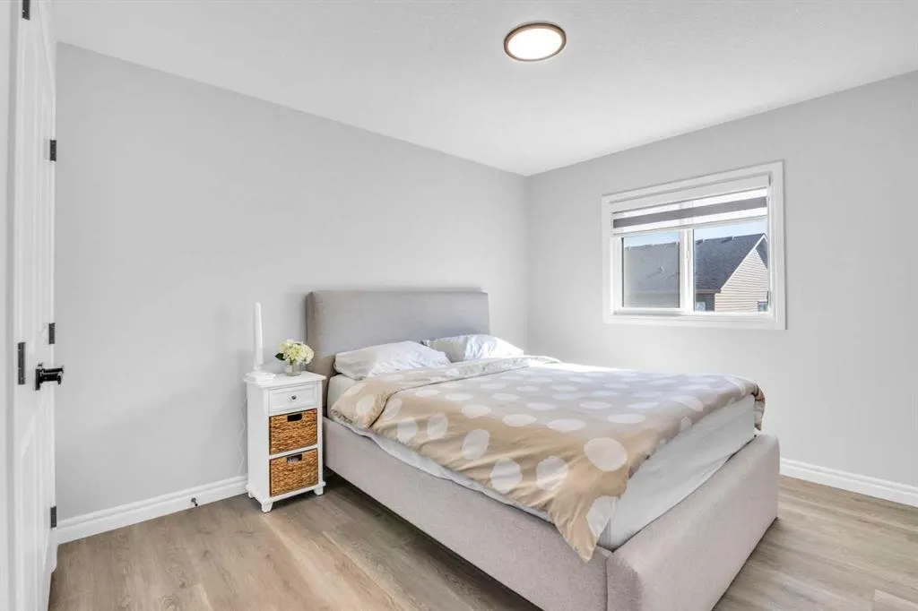 21 Ambleside Crescent NW
