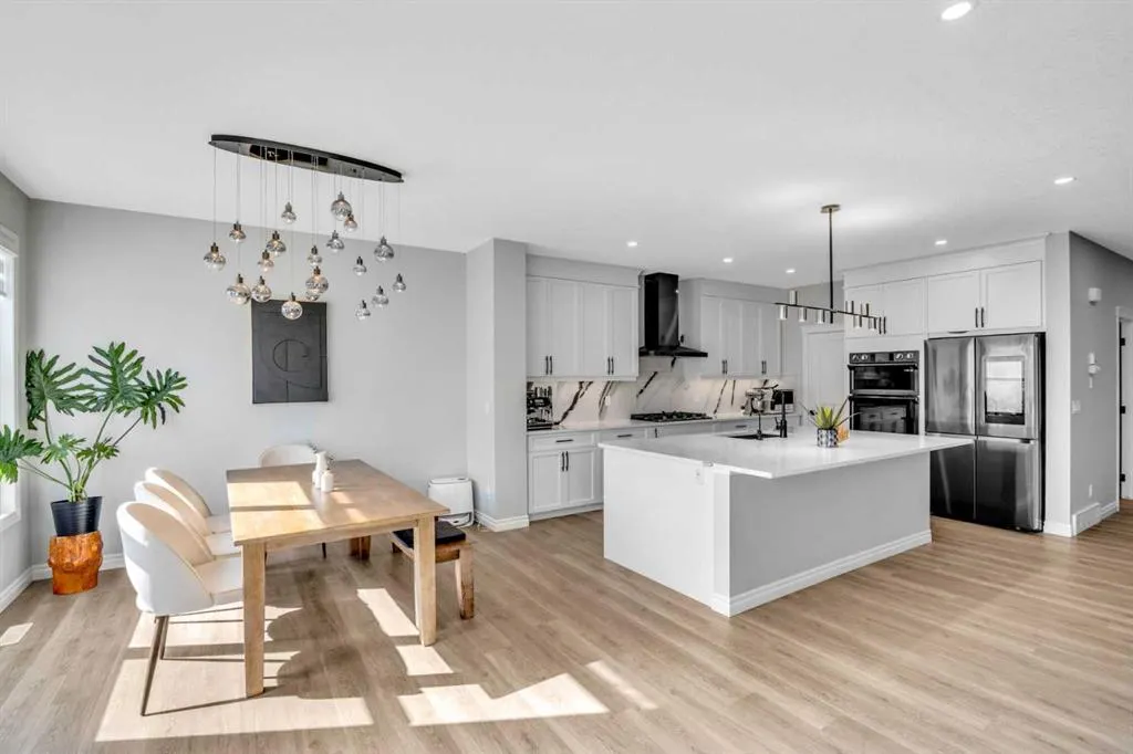 21 Ambleside Crescent NW