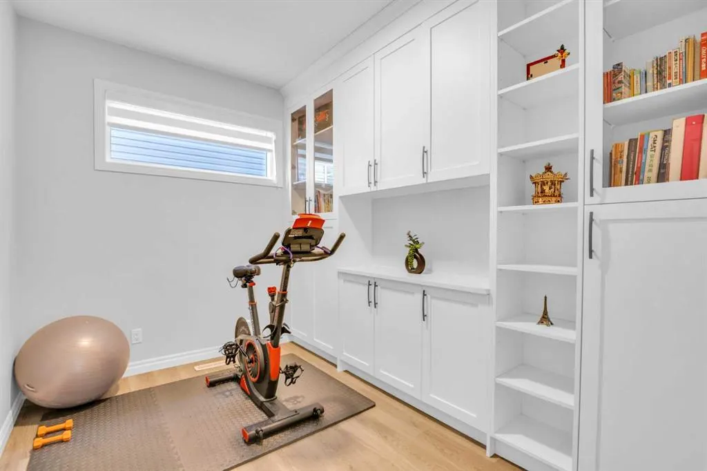 21 Ambleside Crescent NW