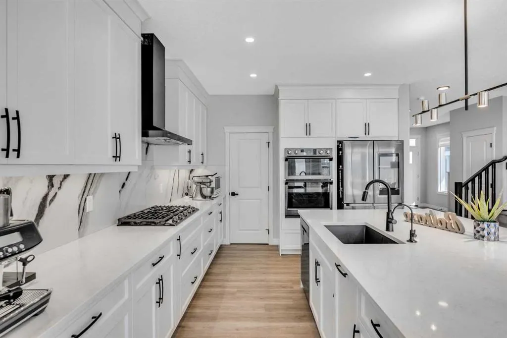 21 Ambleside Crescent NW