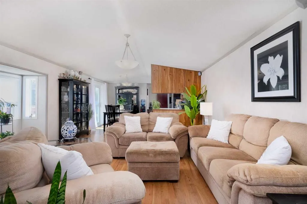 921 Briarwood Crescent
