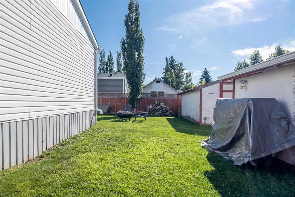 921 Briarwood Crescent