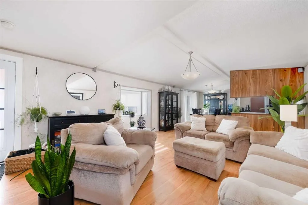 921 Briarwood Crescent