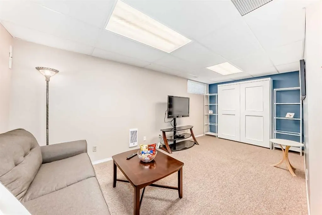 1 Spring Meadows Bay