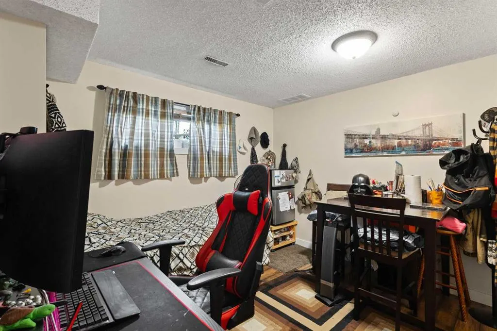 84 Fallswater Road NE