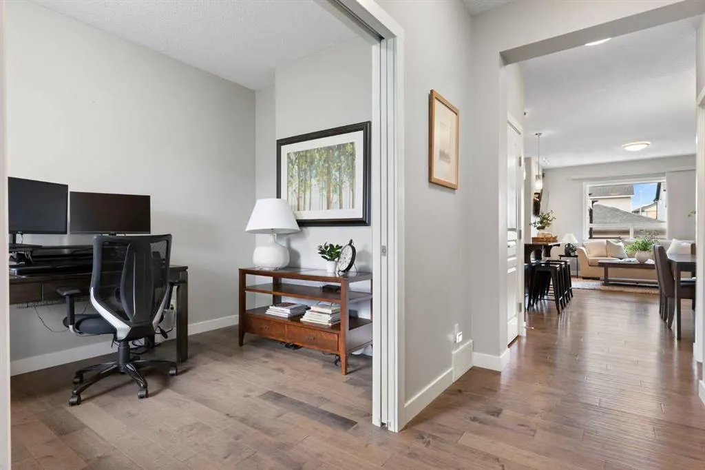 452 Hillcrest Manor SW