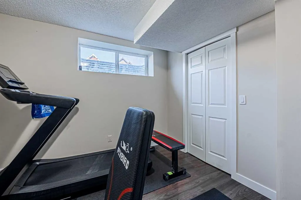 131 Skyview point Crescent NE