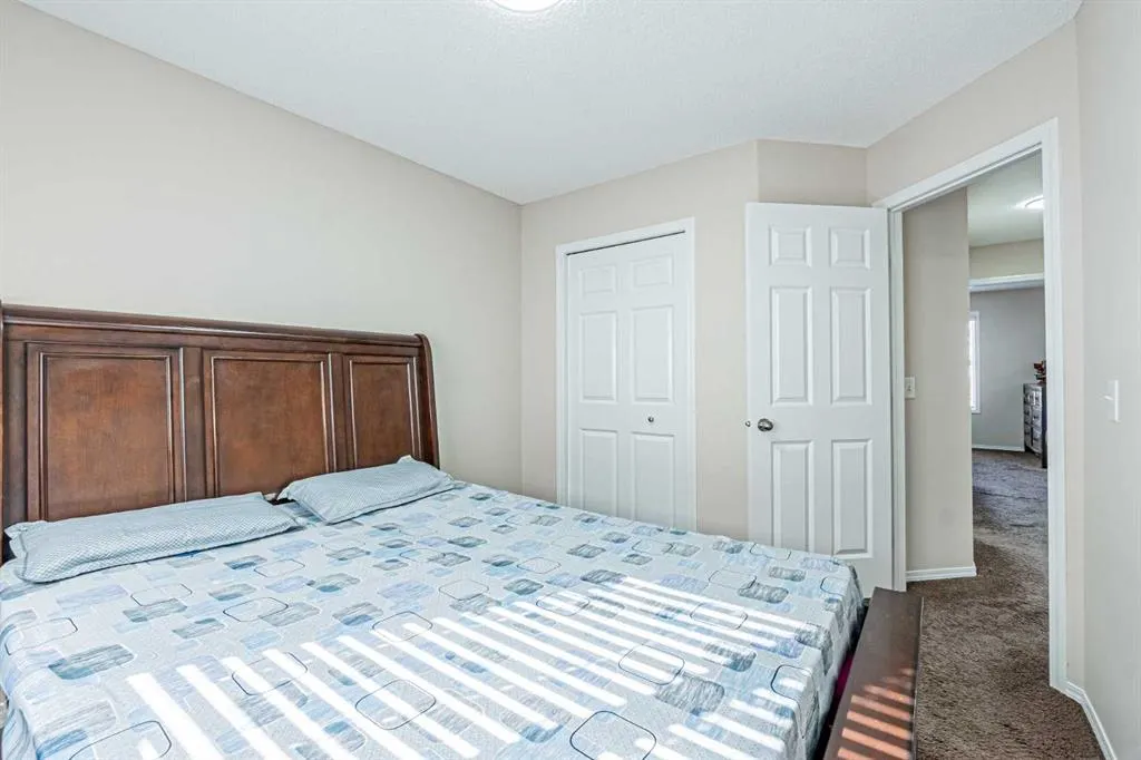 131 Skyview point Crescent NE