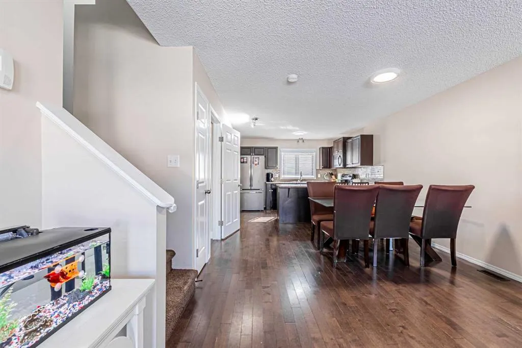131 Skyview point Crescent NE
