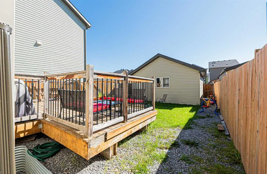 131 Skyview point Crescent NE